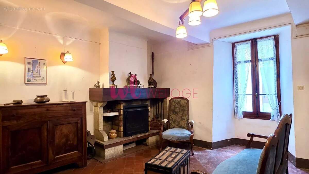 Maison à ALLEMAGNE-EN-PROVENCE