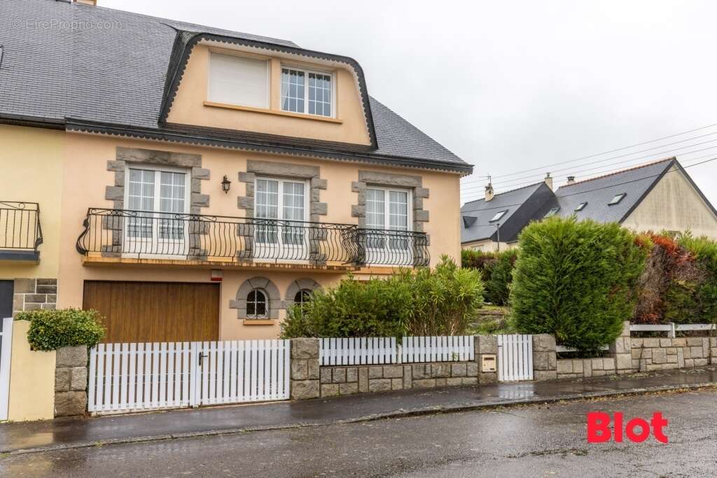 Maison à VERN-SUR-SEICHE