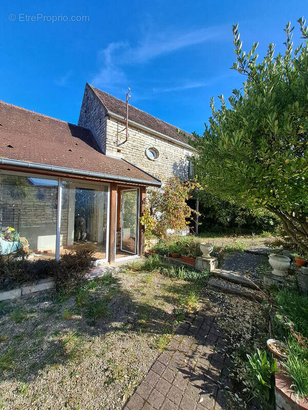 Maison à POILLY-SUR-SEREIN
