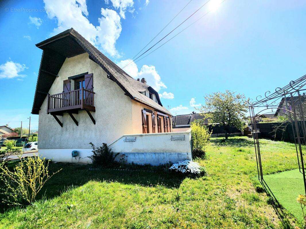 Maison à COURCELLES-SUR-SEINE