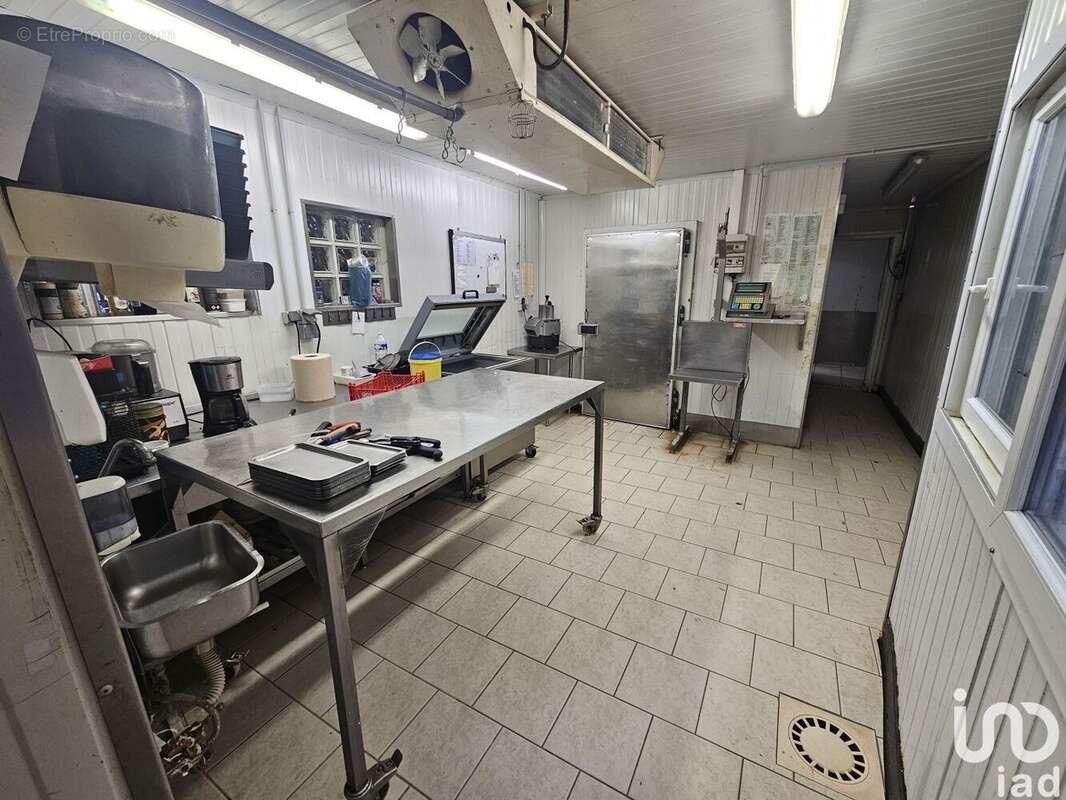 Photo 5 - Commerce à HUISSEAU-SUR-MAUVES