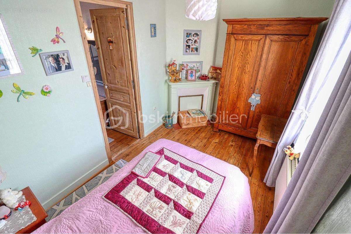 Maison de caractère 115 m² - 6 pièces - 3 chambres avec Jardin et Garage - photo 15