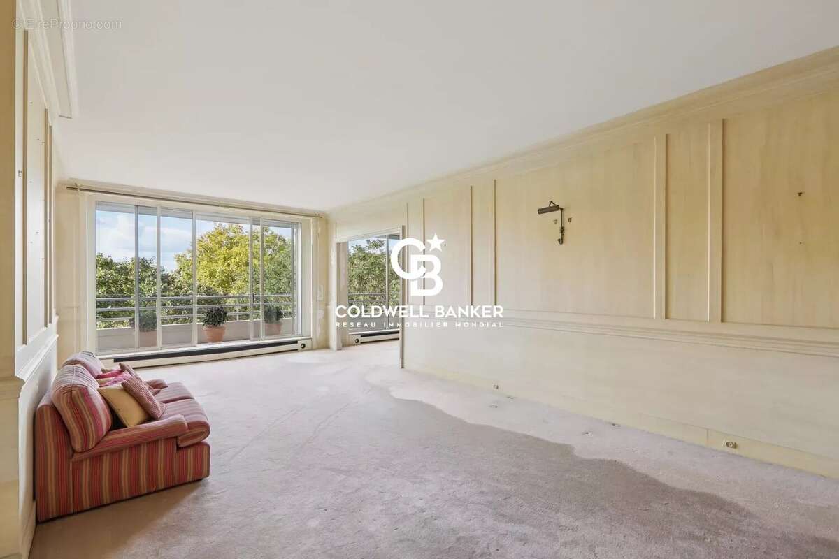 Appartement traversant avec balcons et vues verdoyantes face au Bois de Boulogne - photo 10