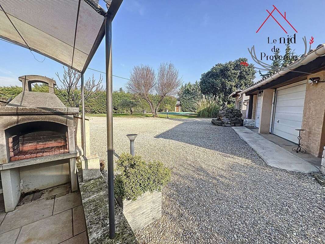 Maison à PERNES-LES-FONTAINES