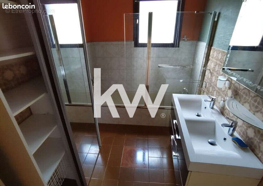 Appartement 84 m² à Saint-Etienne  - photo 4