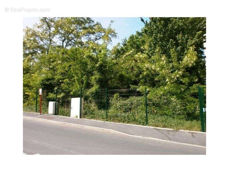 Appartement à VAUJOURS