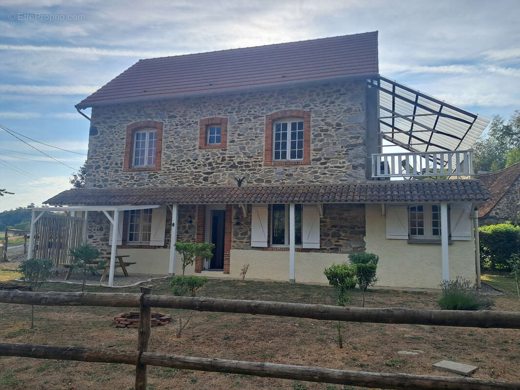 Une maison de caractère où le charme opère dès les premiers instants ..... - photo 19