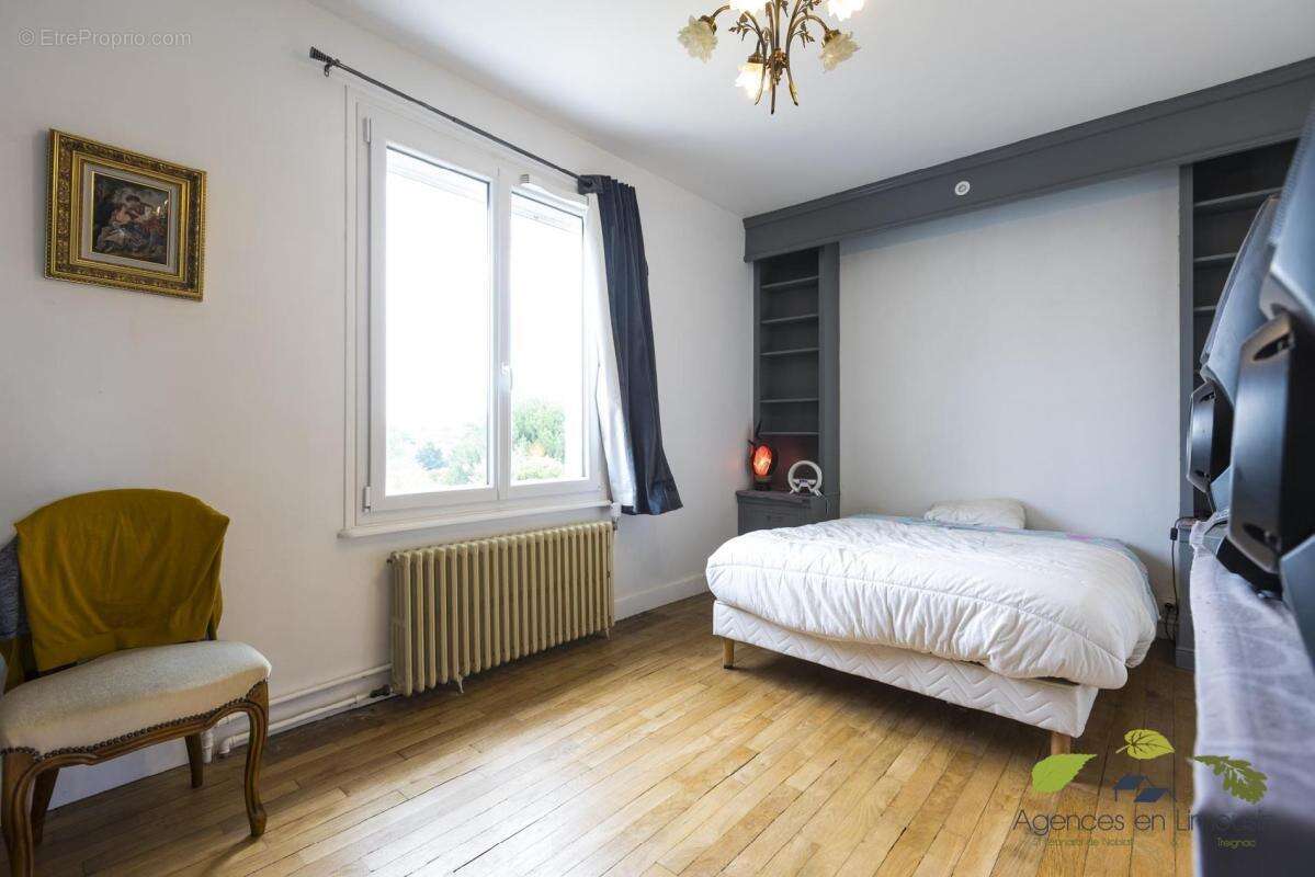 Maison à PIERRE-BUFFIERE