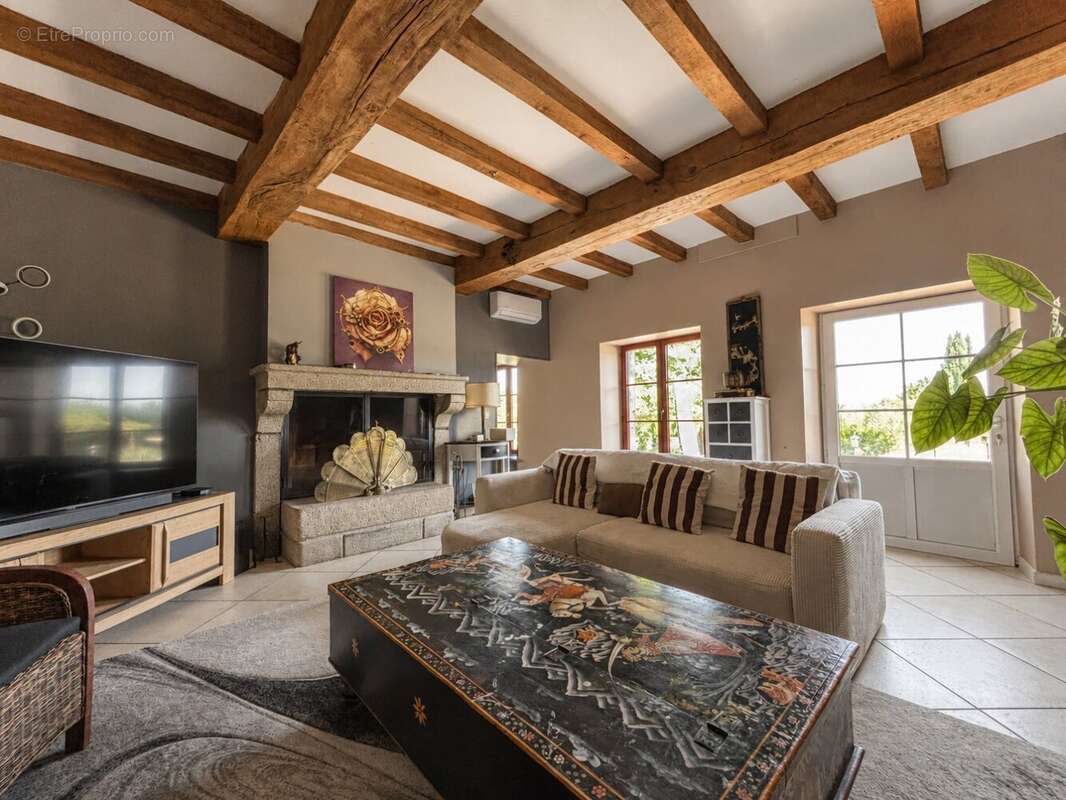 Propriété de caractère - 330m² - 11 000m² de terrain - photo 8
