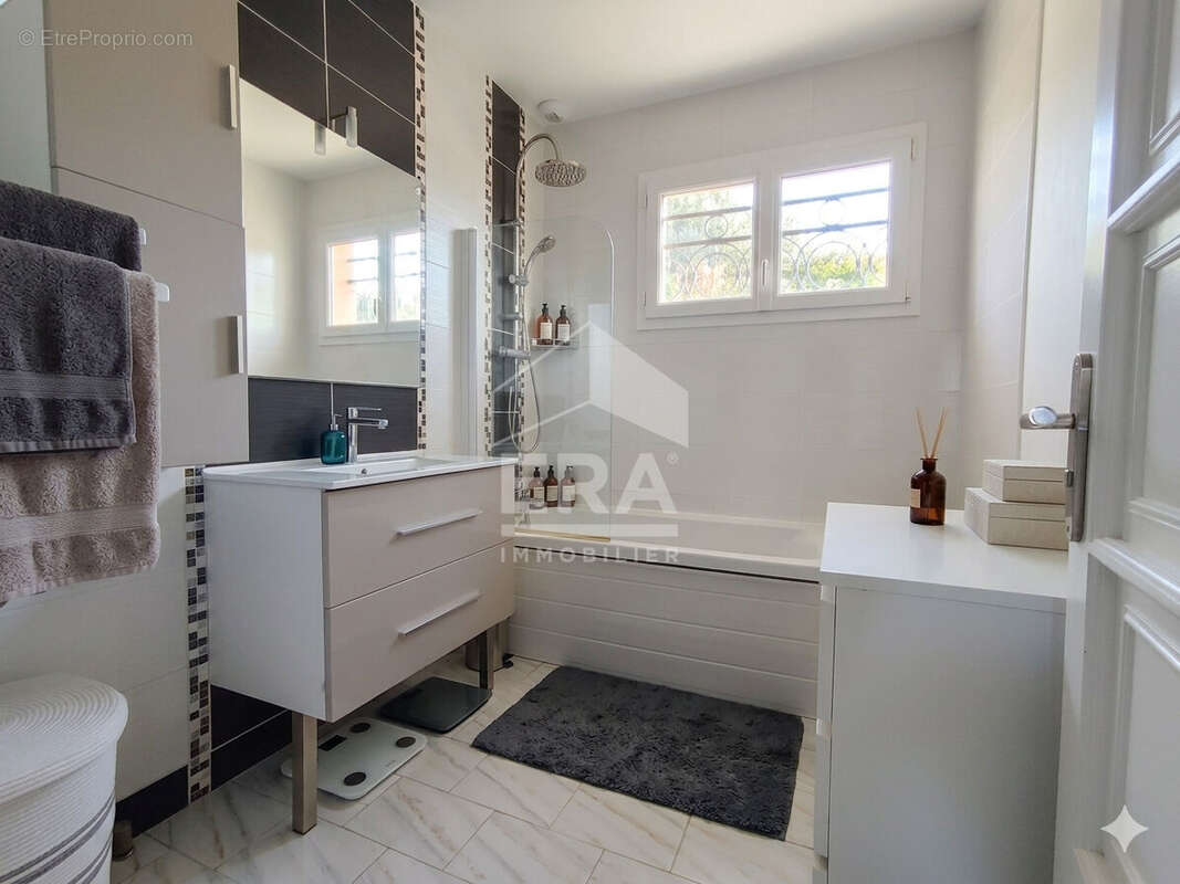 Maison à VILLENAVE-D'ORNON