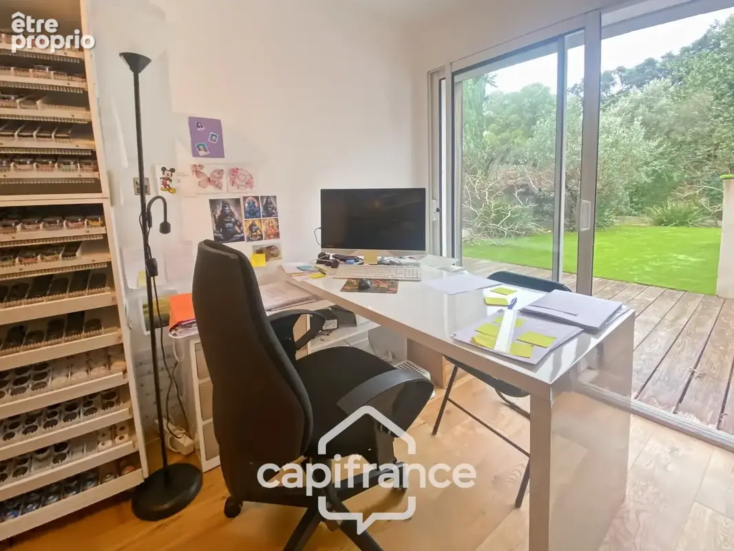 Maison à vendre 8 pièces CARQUEIRANNE (83) - Quartier Canebas - 6 chambres - 220 m2 habitable - Piscine - photo 14