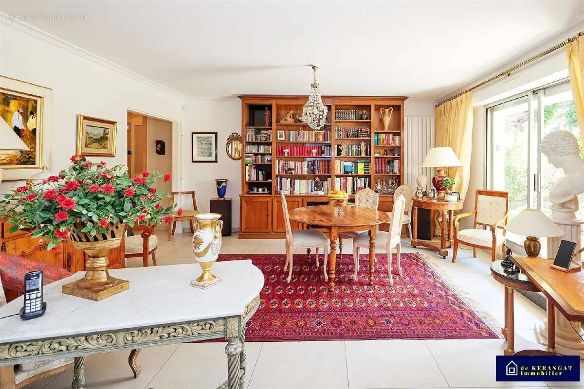 Appartement à LE PLESSIS-ROBINSON