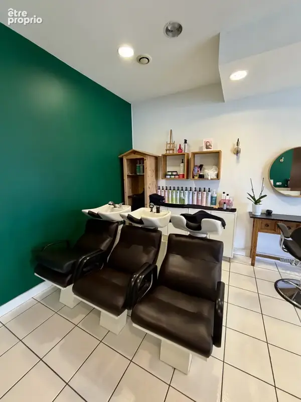 Salon de coiffure mixte hyper-centre face Mairie. - photo 4