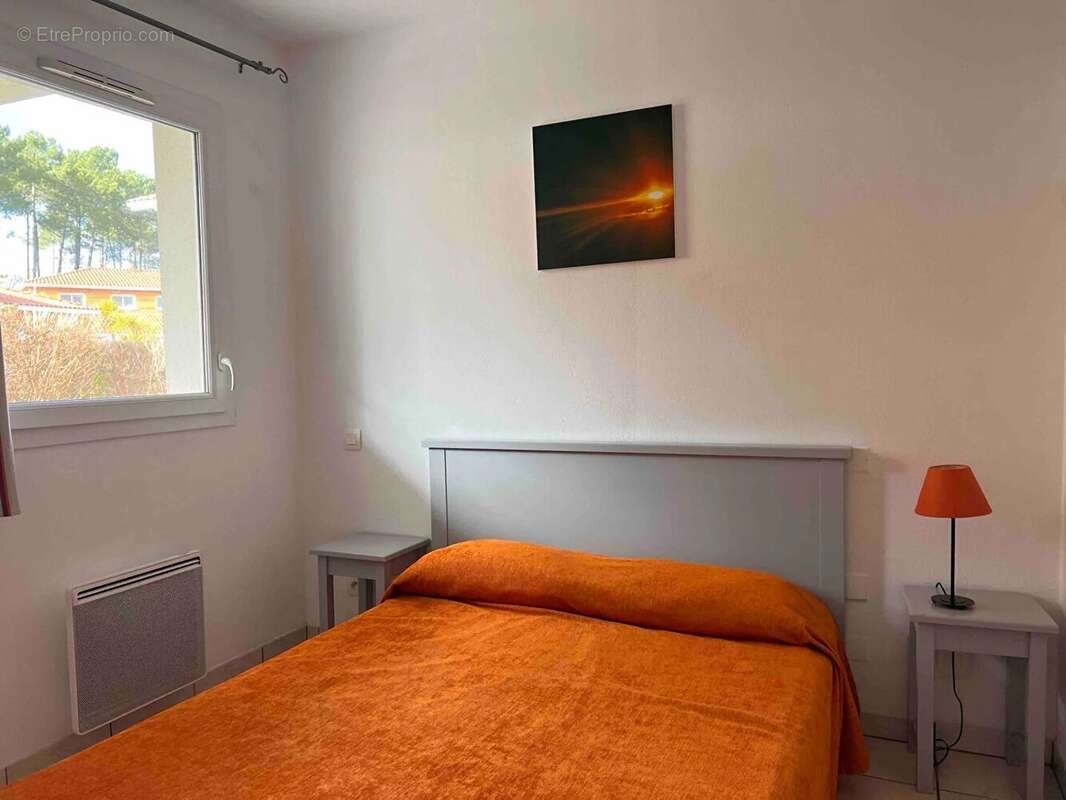 Appartement à PARENTIS-EN-BORN