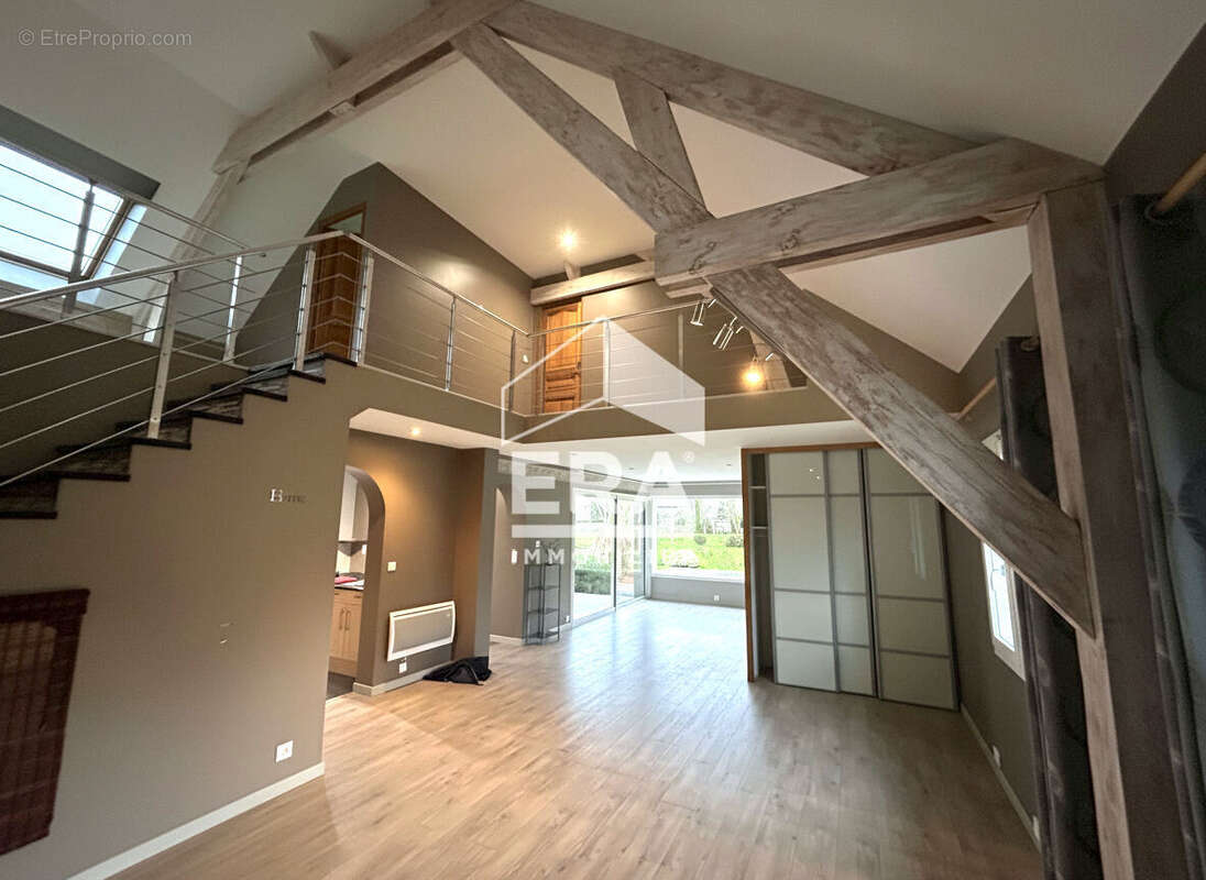 Maison à ESTREELLES