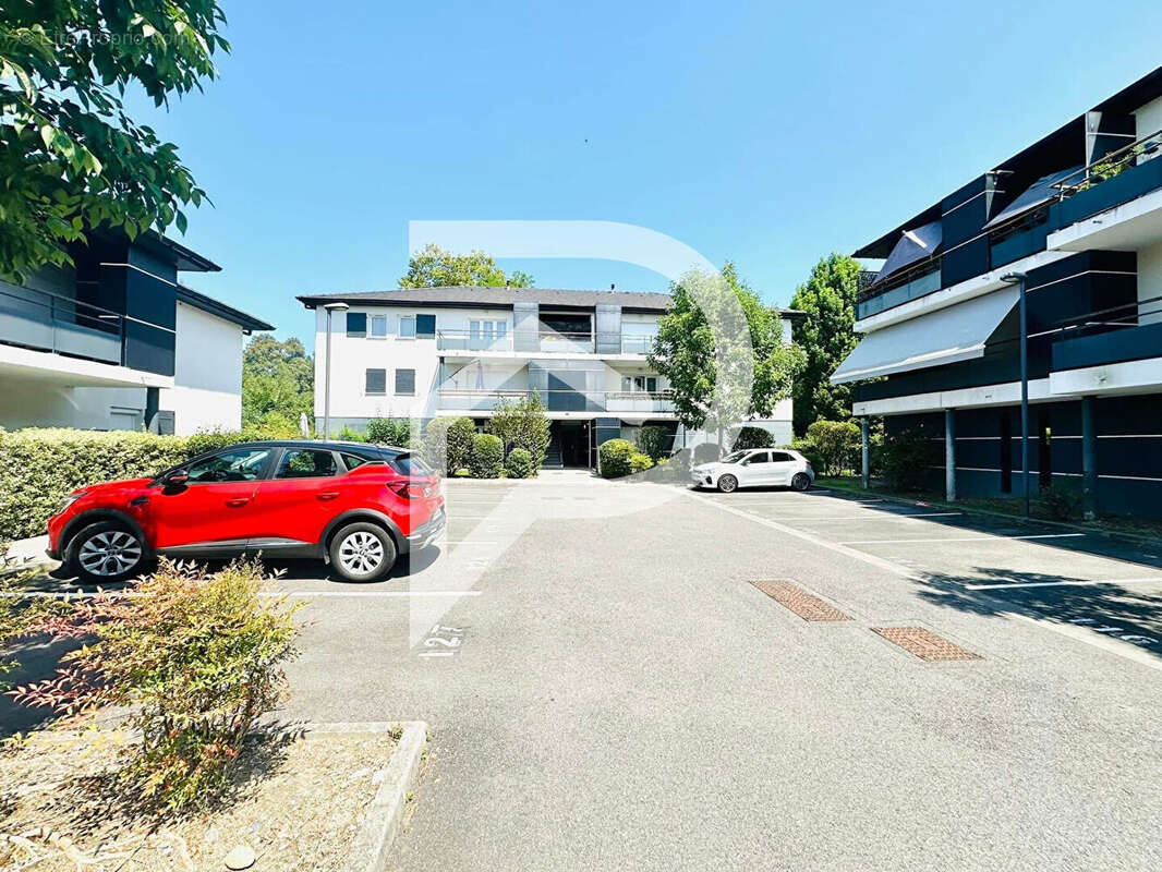 Appartement à LONS