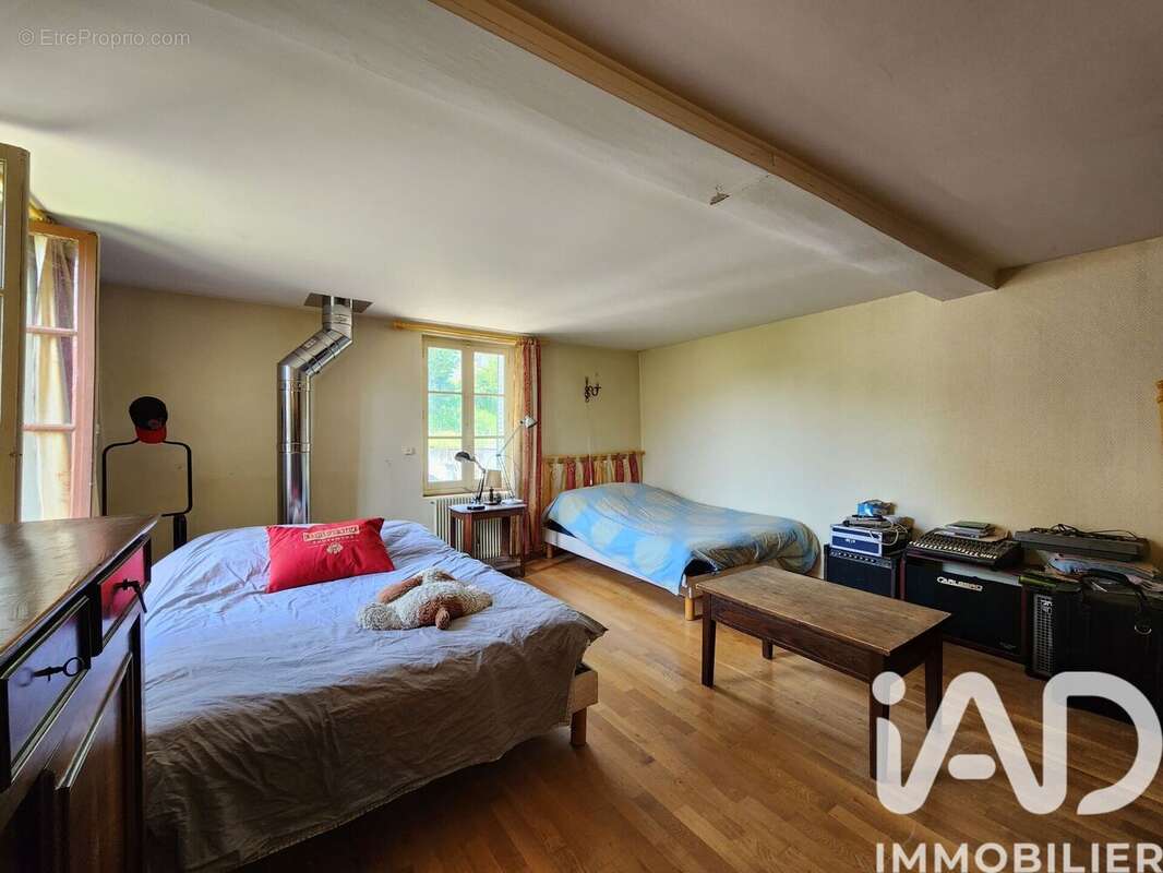 Photo 9 - Maison à NIVOLAS-VERMELLE