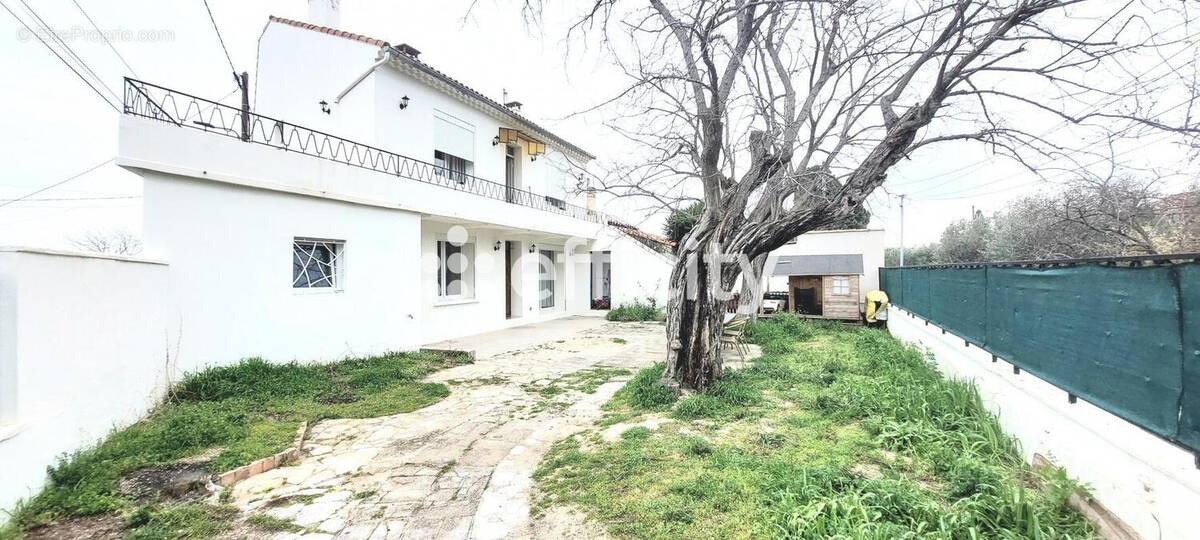 Maison à CHATEAUNEUF-LES-MARTIGUES