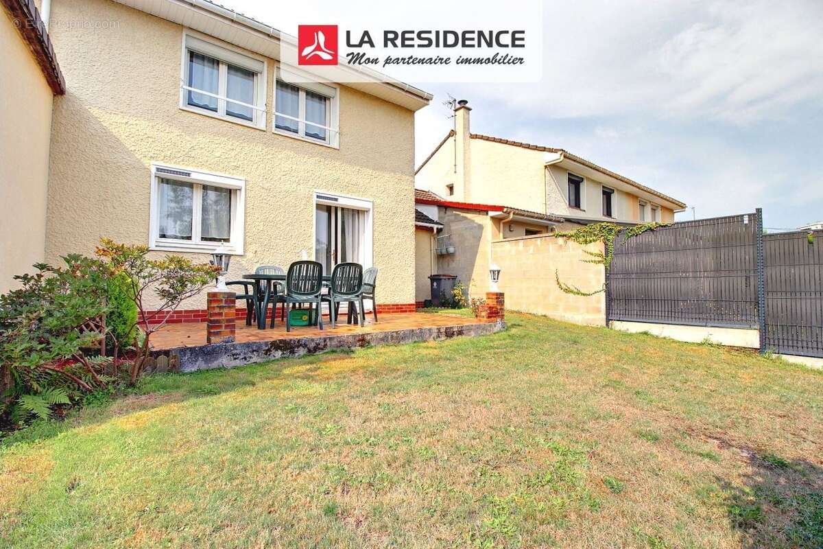 Maison à SAINT-ETIENNE-DU-ROUVRAY