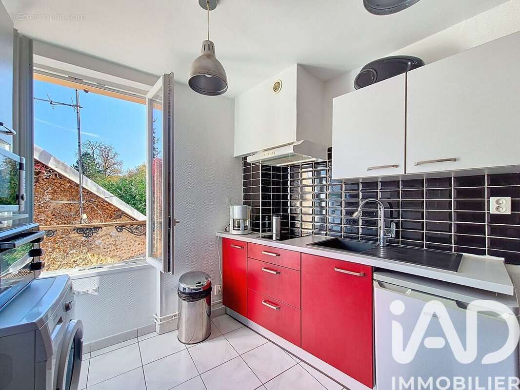 Photo 3 - Appartement à DAMPIERRE-EN-YVELINES