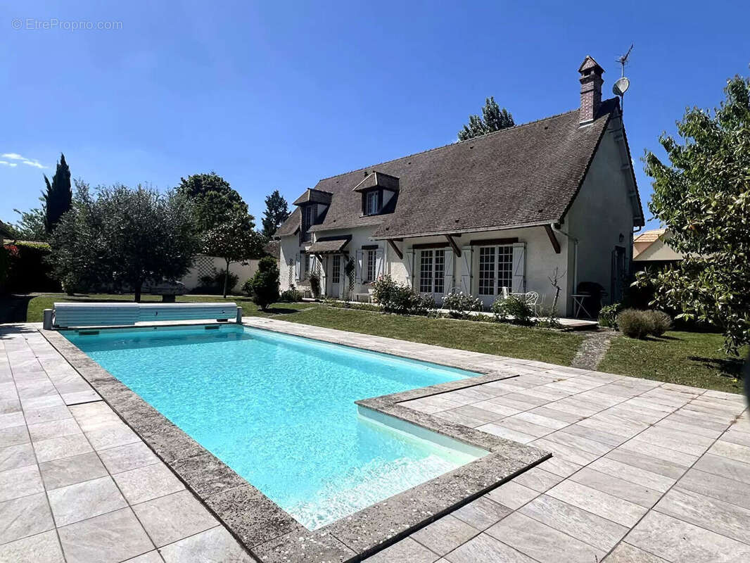 Maison à HOUDAN