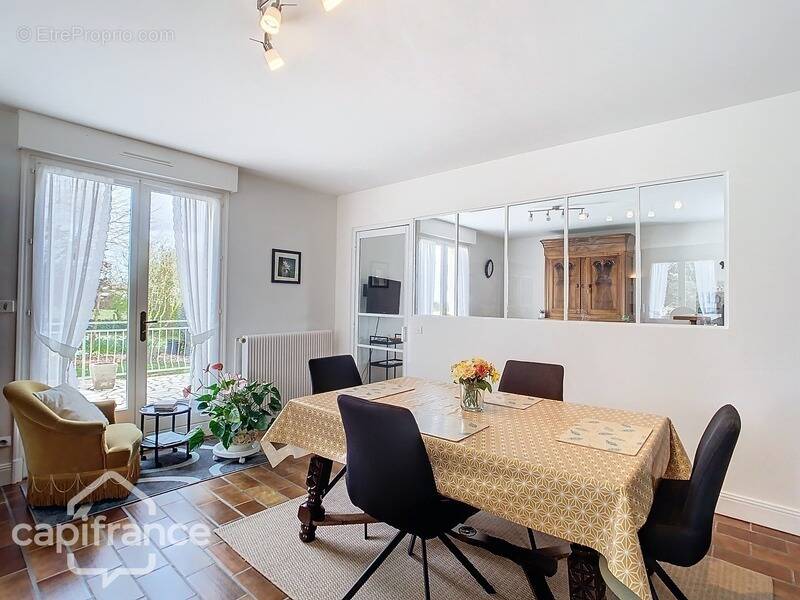 Maison à SAINT-VARENT