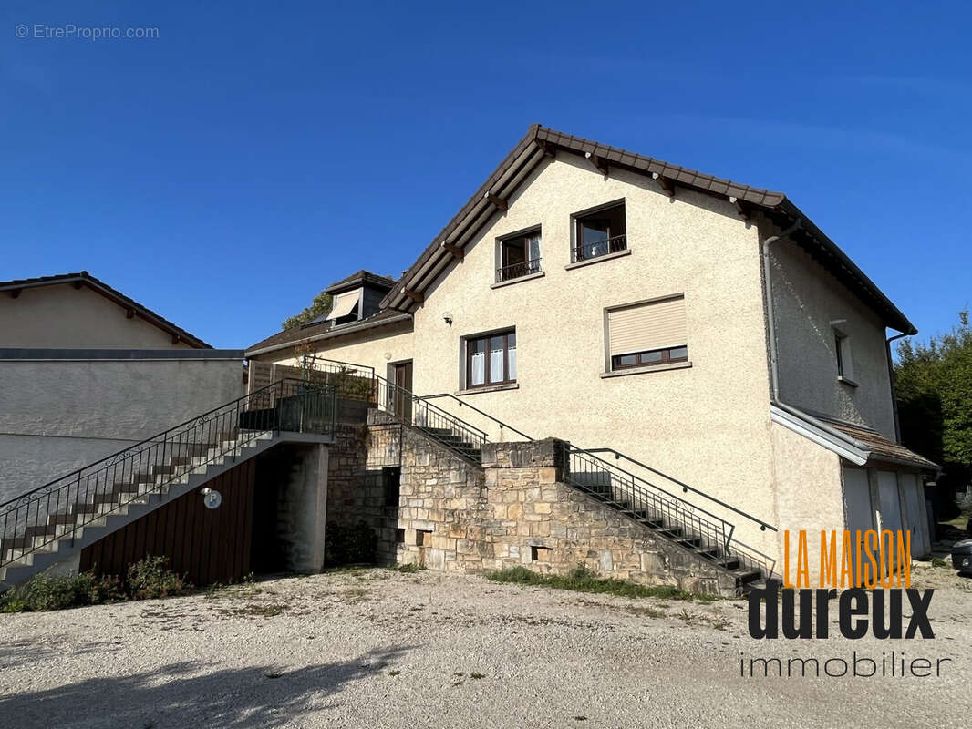 Appartement à SERRE-LES-SAPINS