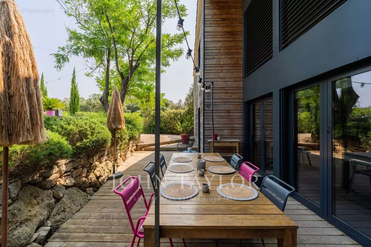 Maison à VENTABREN