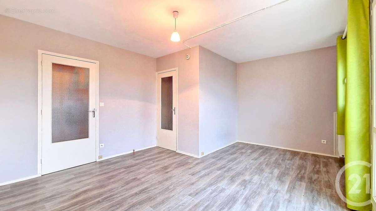 Appartement à SAINT-JULIEN-LES-VILLAS
