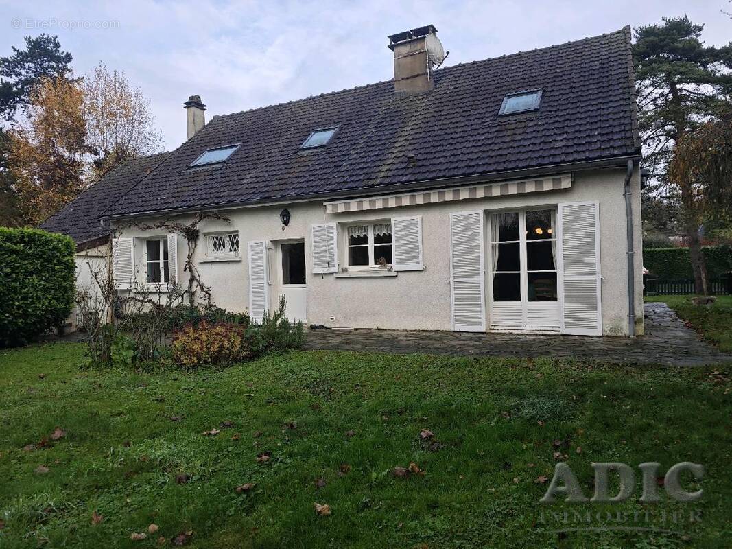 Maison à ERMENONVILLE