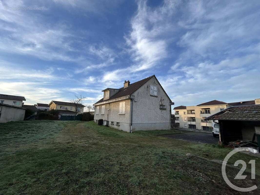 Maison à RILLIEUX-LA-PAPE