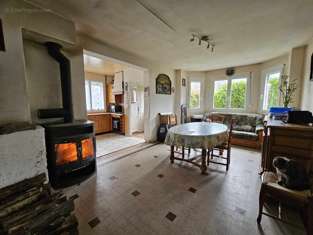 Maison à HANGEST-SUR-SOMME