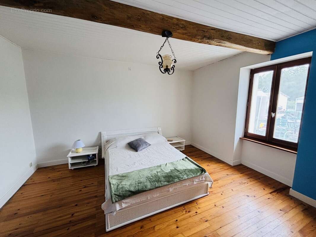 Maison 143 m² à Saint-Christophe-Et-Le-Laris  - photo 9