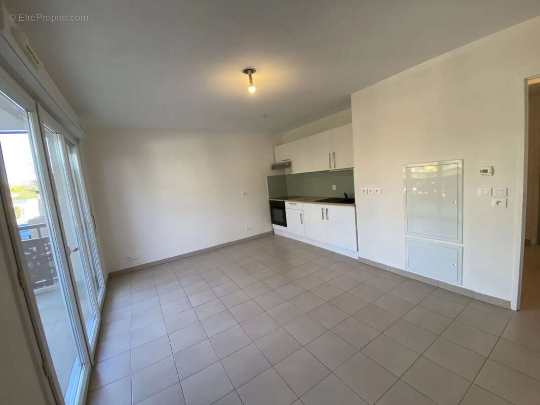 Appartement à CARROS