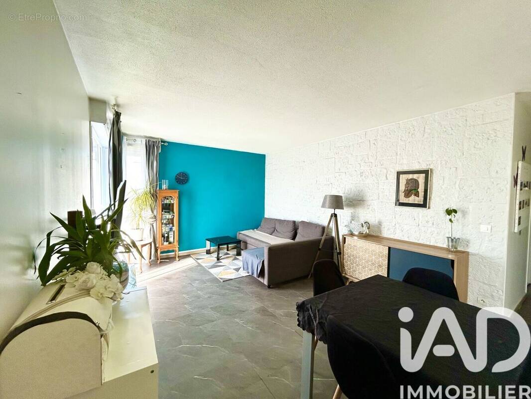 Photo 1 - Appartement à LIEUSAINT