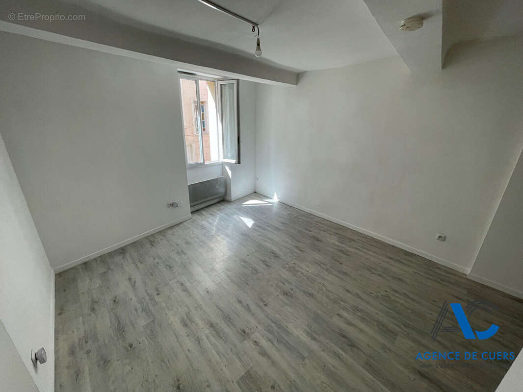 Appartement à CUERS