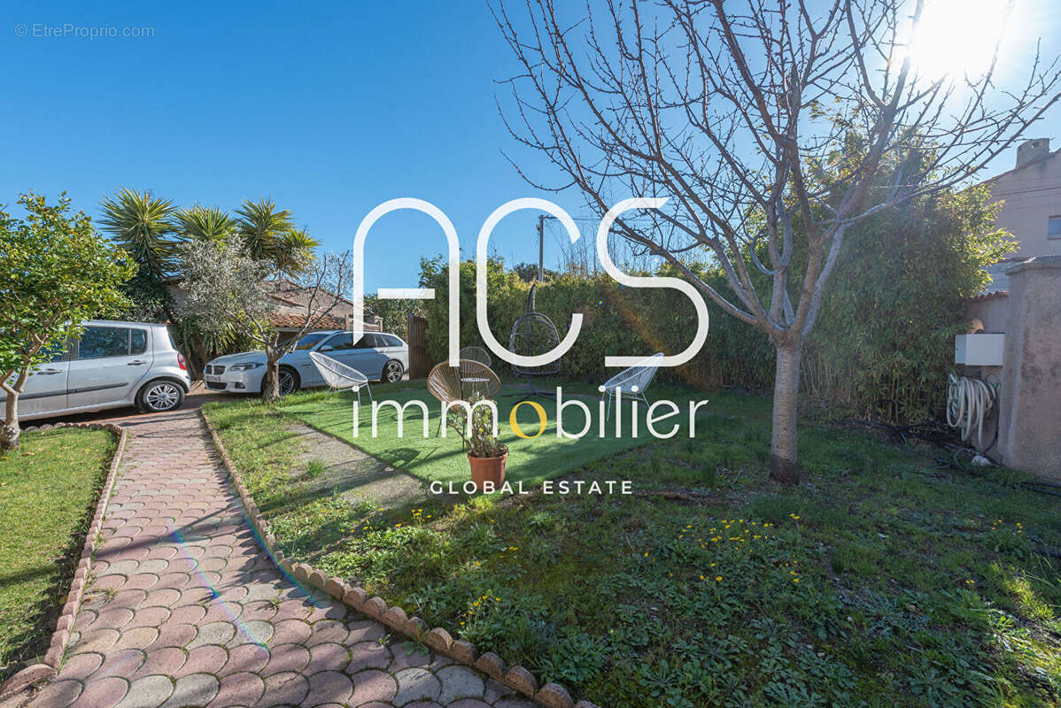 Maison à CHATEAUNEUF-LES-MARTIGUES