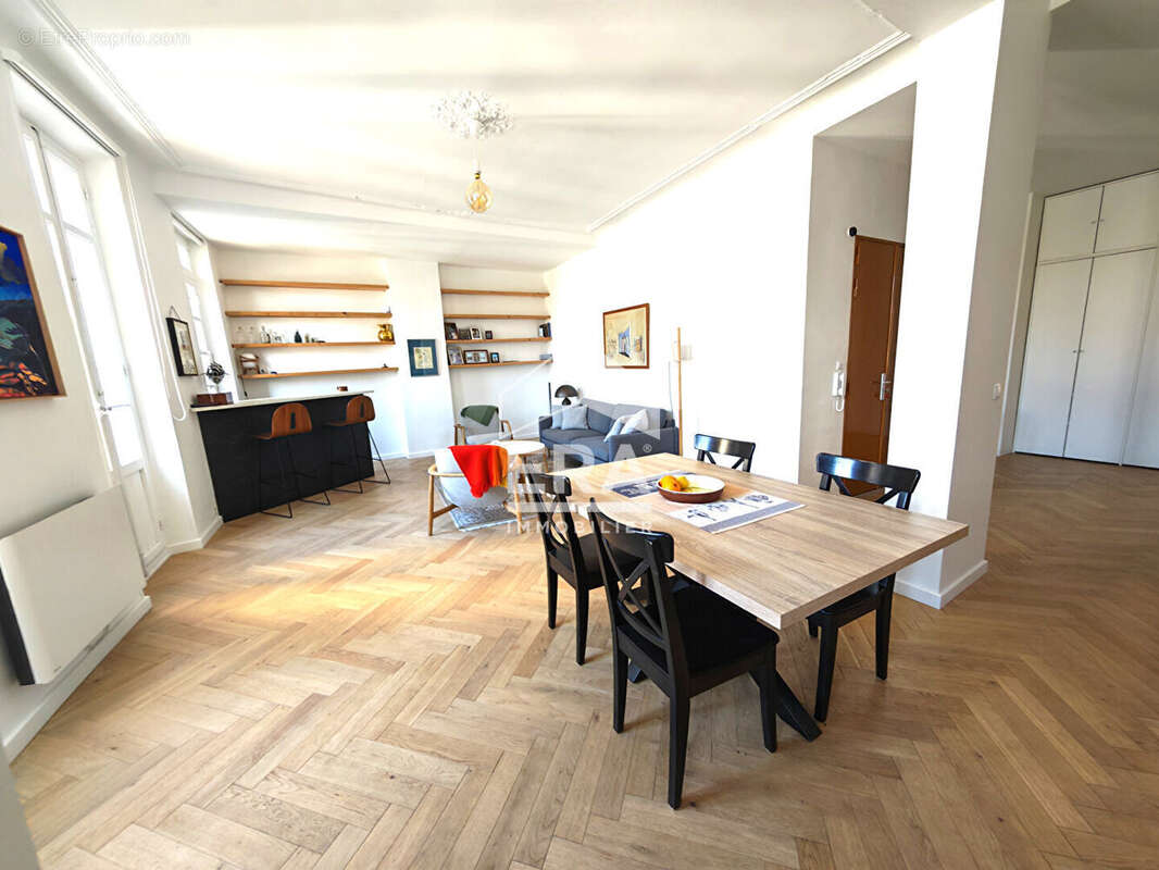 Appartement à MARSEILLE-5E