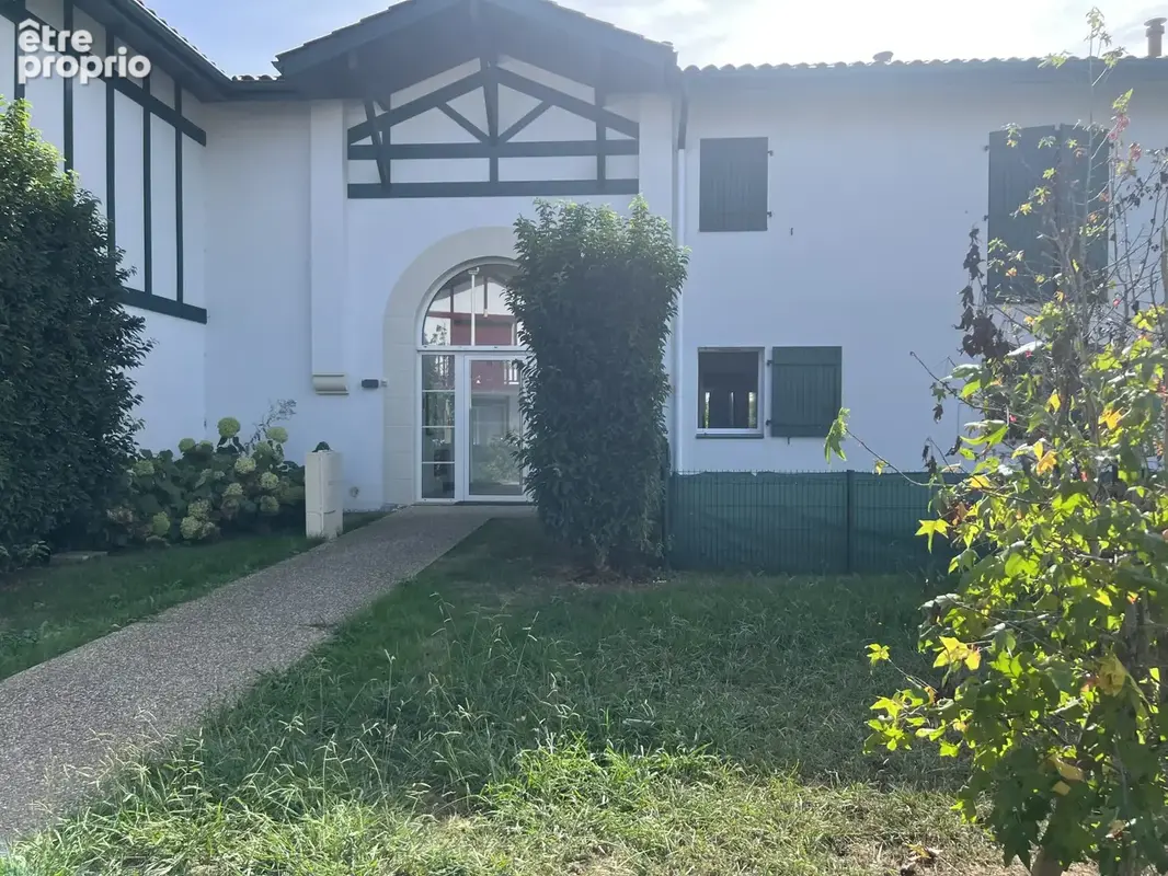 Photo Appartement à Villefranque au prix de 284 210€