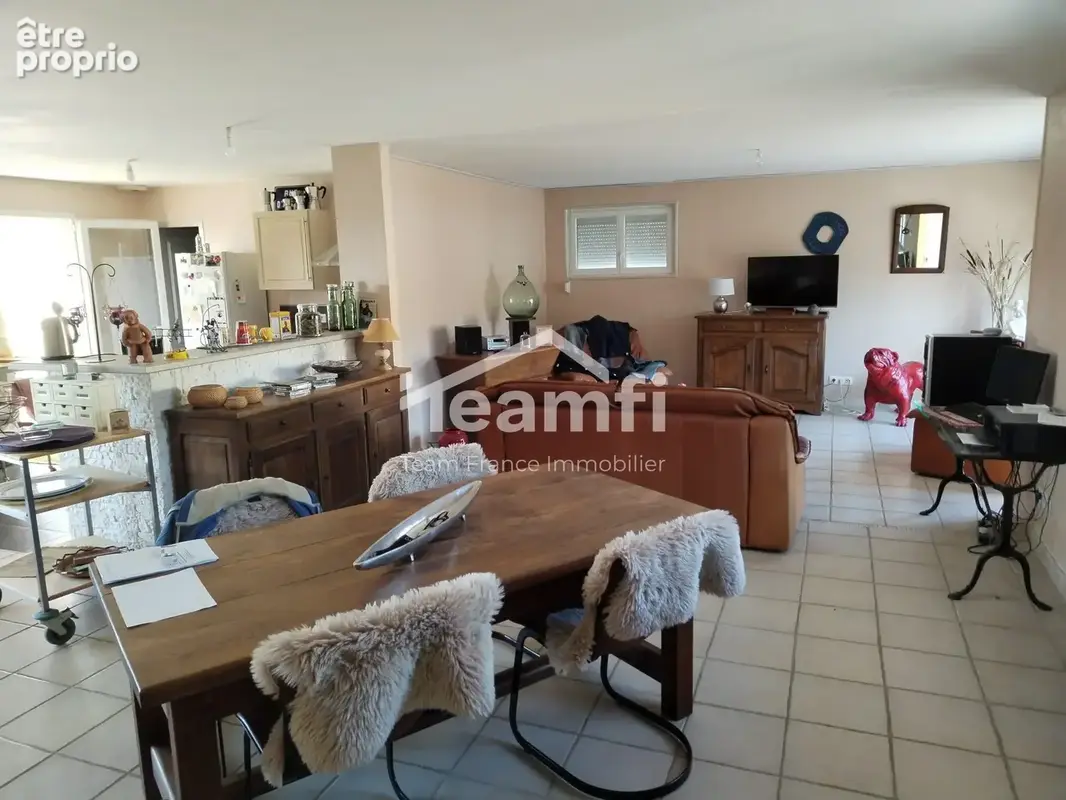 Maison 6 pièces 120 m² à vendre à Espinasse-Vozelle (03110) - photo 5