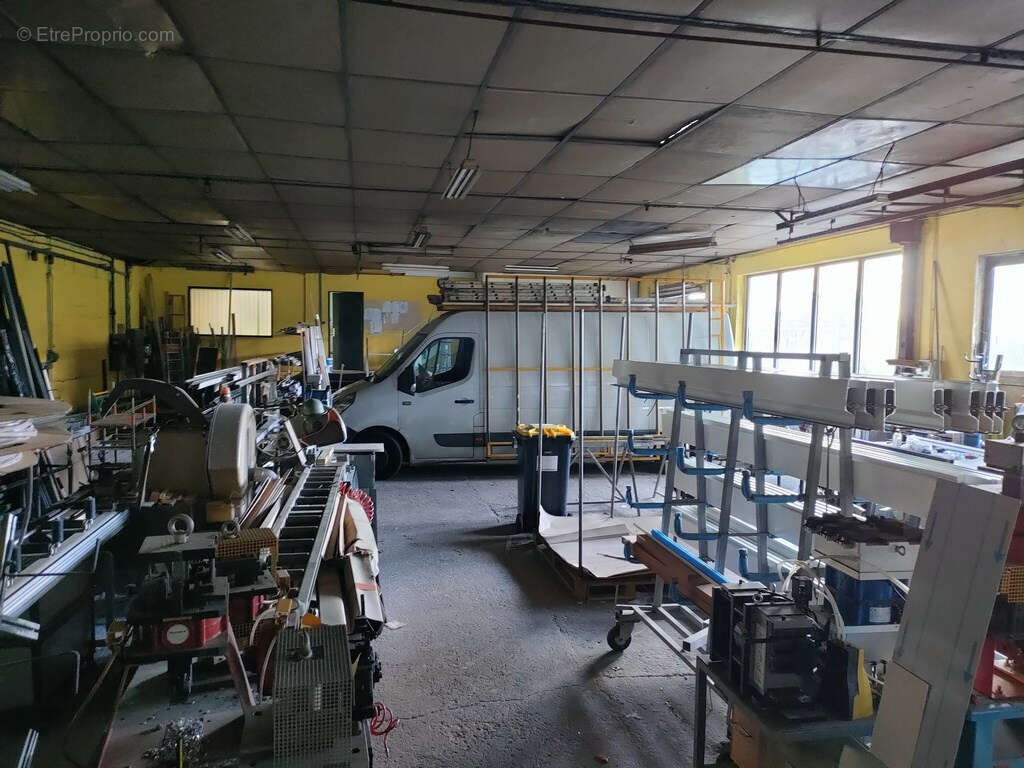 Commerce à AIXE-SUR-VIENNE