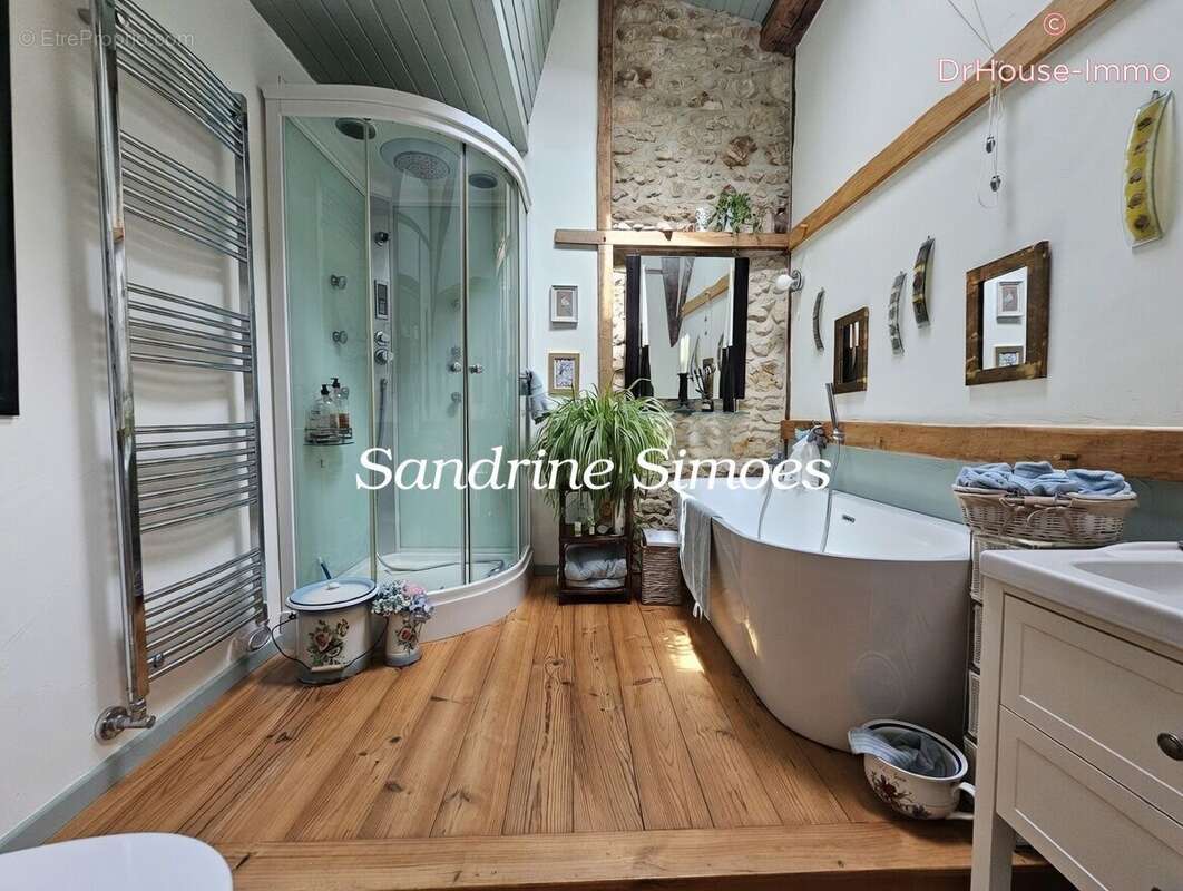 Maison 11 pièces 196 m² à vendre à Adriers (86430) - photo 16
