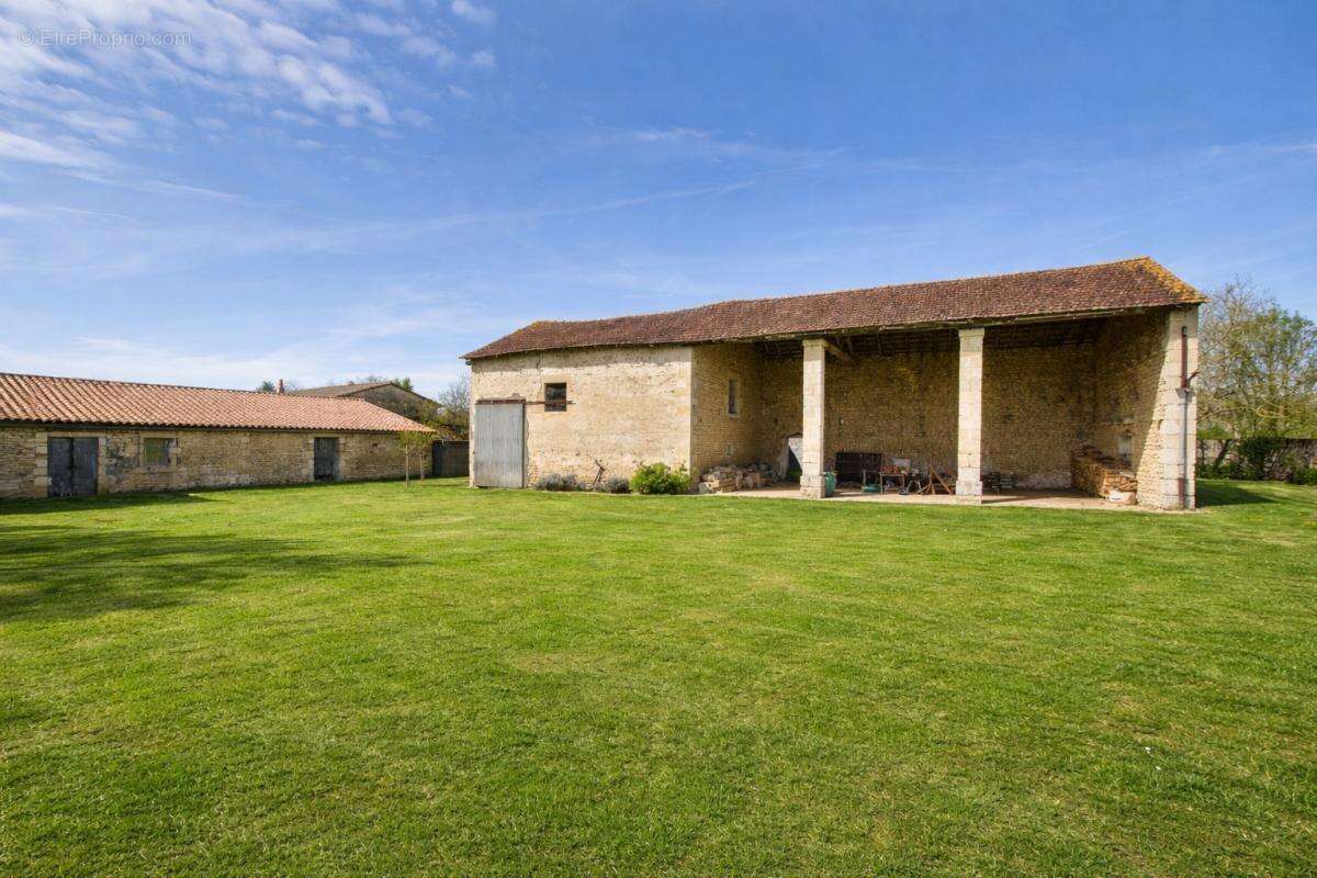 maison en pierre rénovée 204 m², parc arboré, dépendances 15 mn de NIORT - photo 10