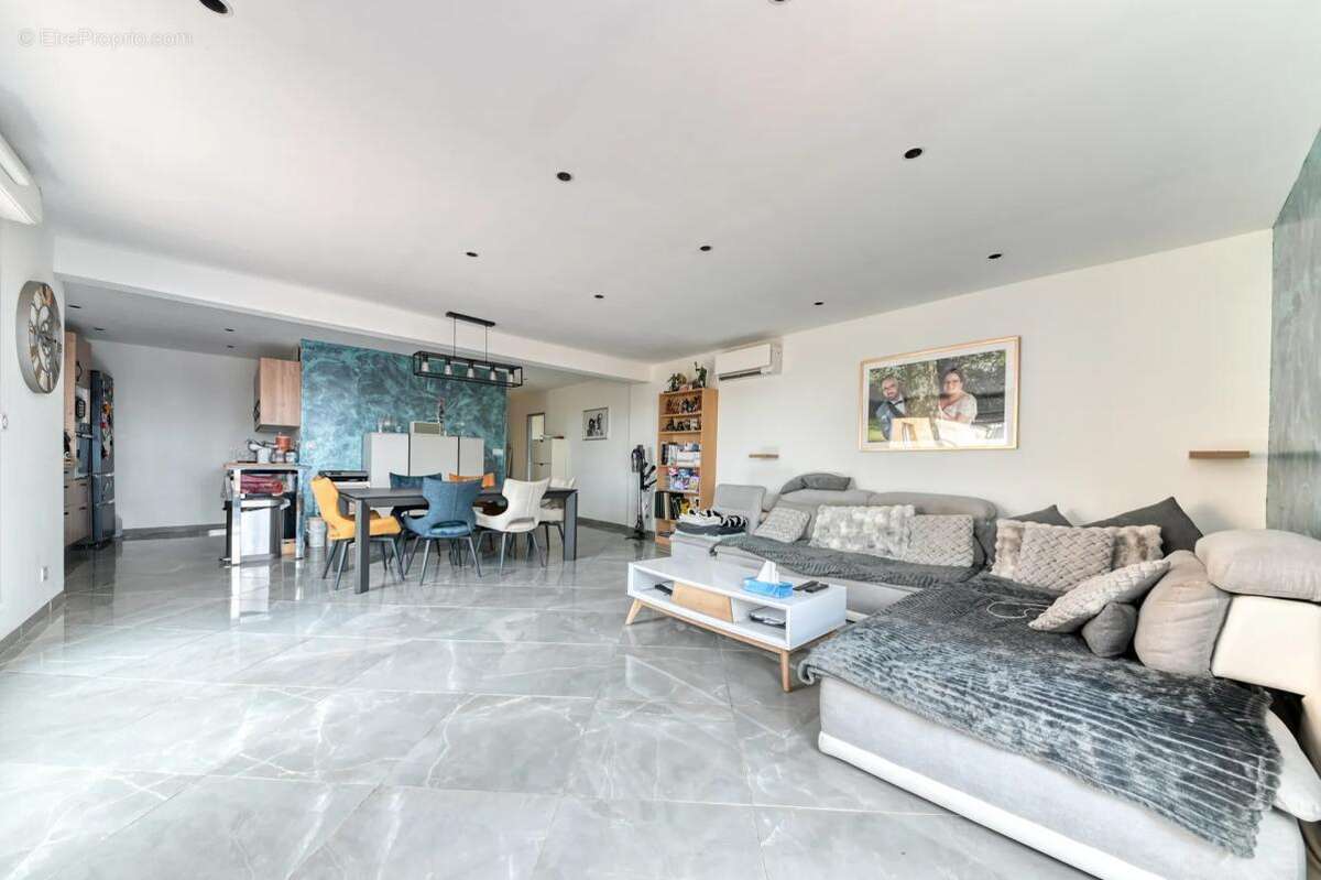 Appartement à IRIGNY