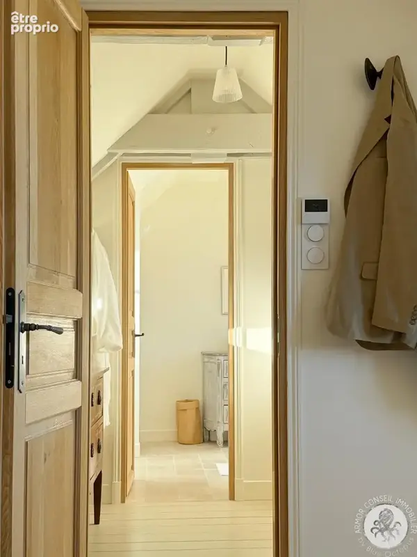 Maison rénovée en centre-bourg et proche plage - photo 11