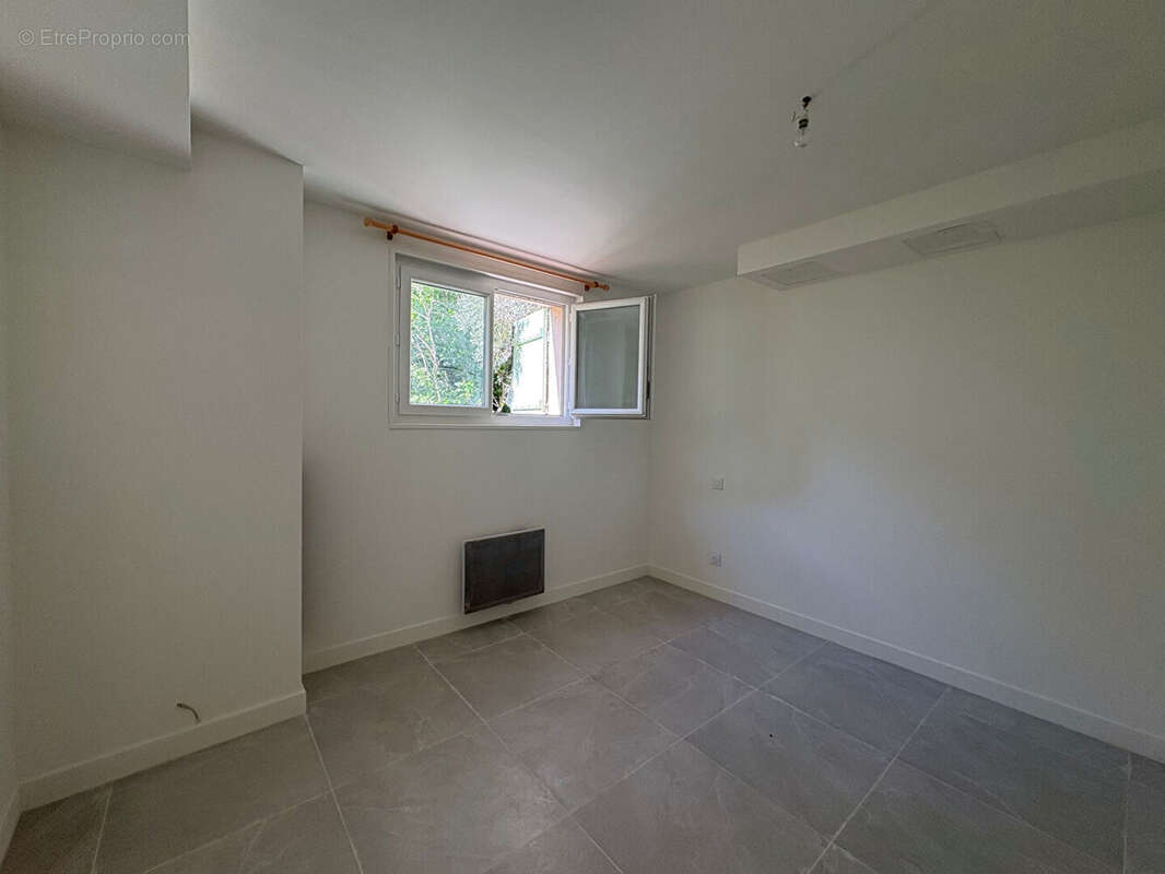 Maison à LA FARE-LES-OLIVIERS