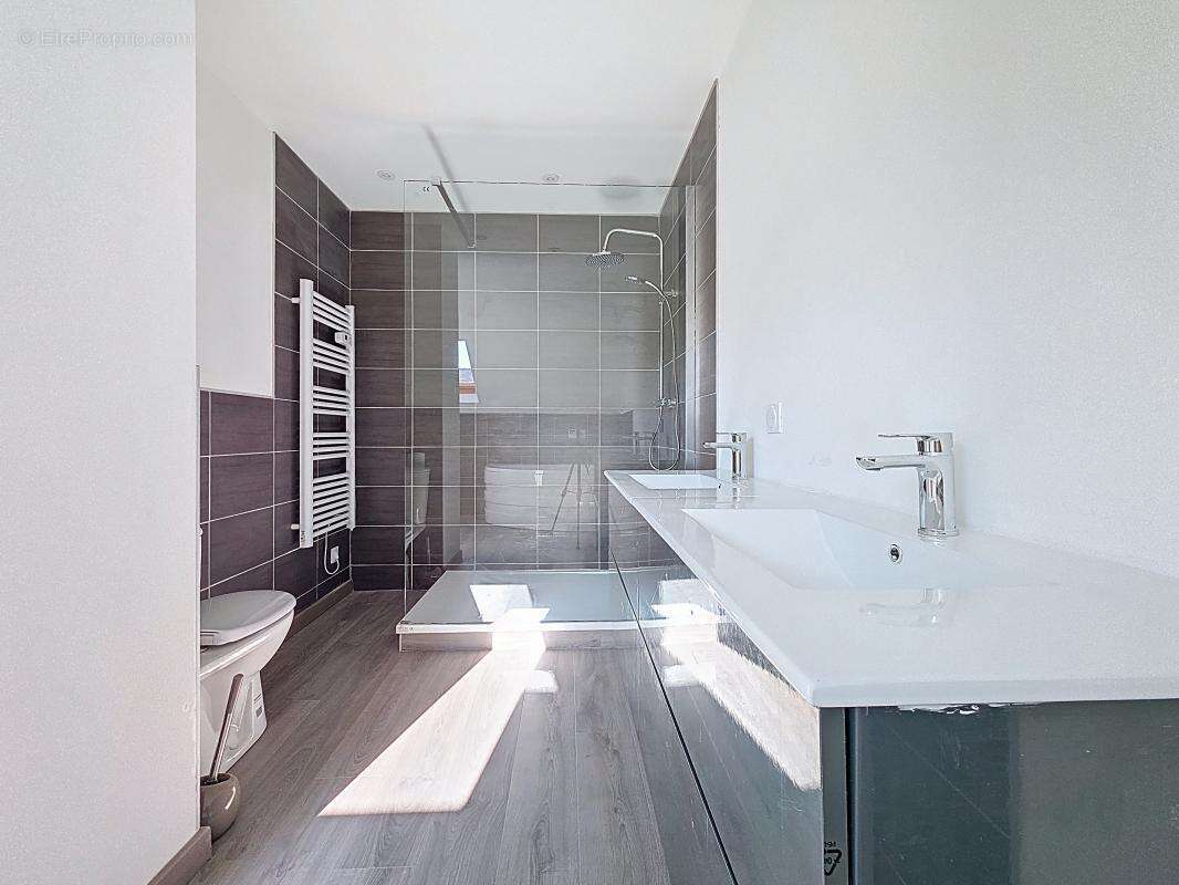 Maison à LA VERPILLIERE