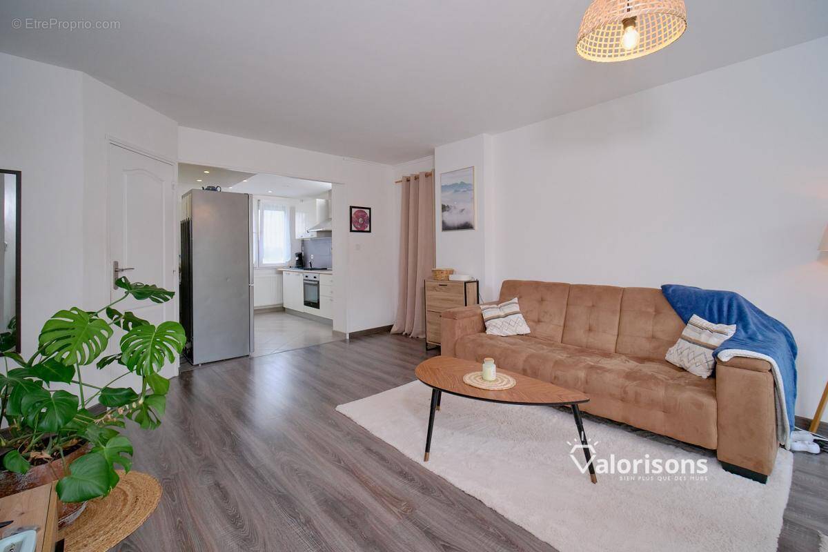 Appartement à SAINT-LAURENT-DE-MURE