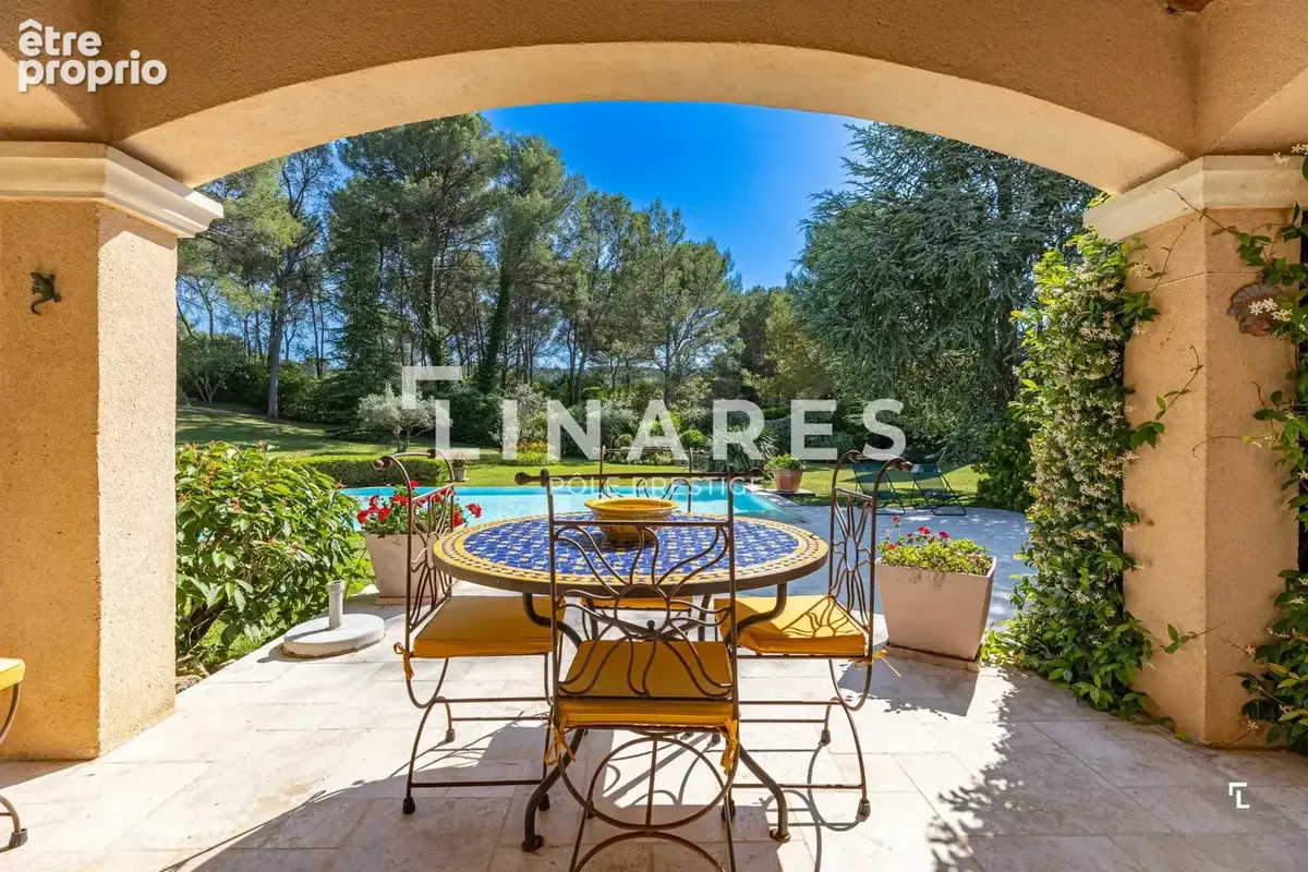 LA PROVENÇALE  – Maison provençale de 200m2  - Piscine - Terrain de 4000m2 - Potentiel constructible - Aix-en-Provence - photo 3