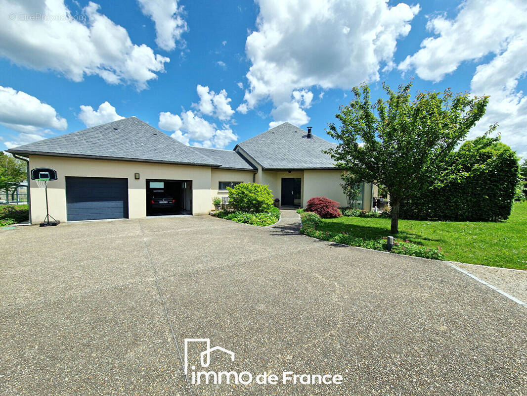 Maison à SALLES-LA-SOURCE